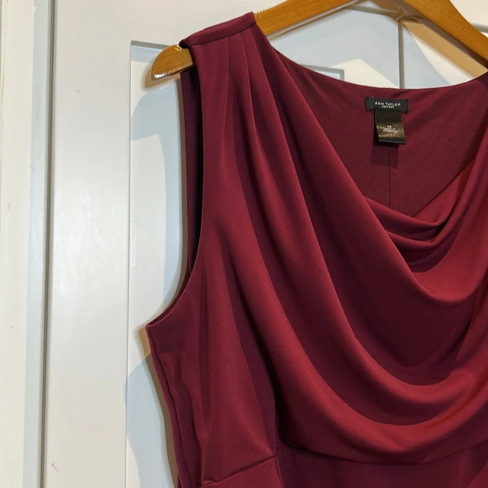 Ann Taylor Wine Red Ruched Stretch Sleeveless Sheath Midi Dress Women’s Size 12 - Picture 10 of 13